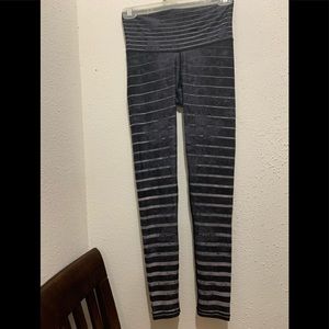 Niyama Sol Barefoot Strip Slate Stone Legging Sz S